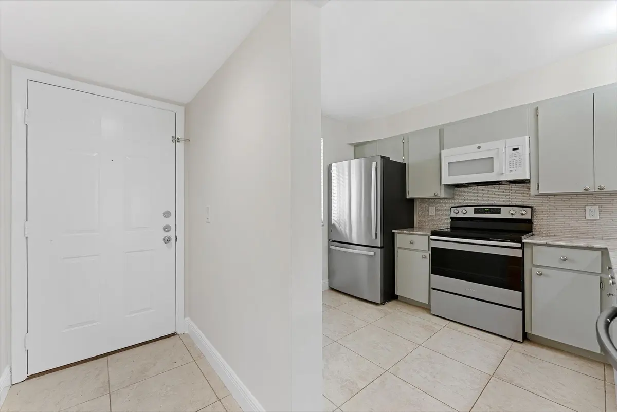 39-39 at 6205 BALBOA Circle 102, Boca Raton