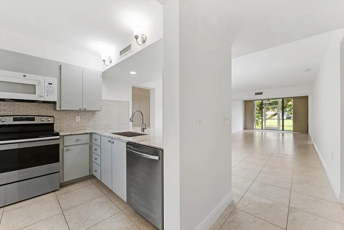 40-40 at 6205 BALBOA Circle 102, Boca Raton