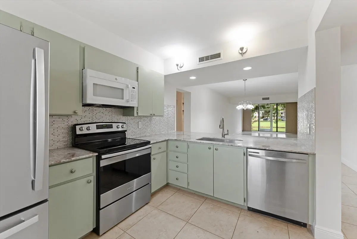 42-42 at 6205 BALBOA Circle 102, Boca Raton