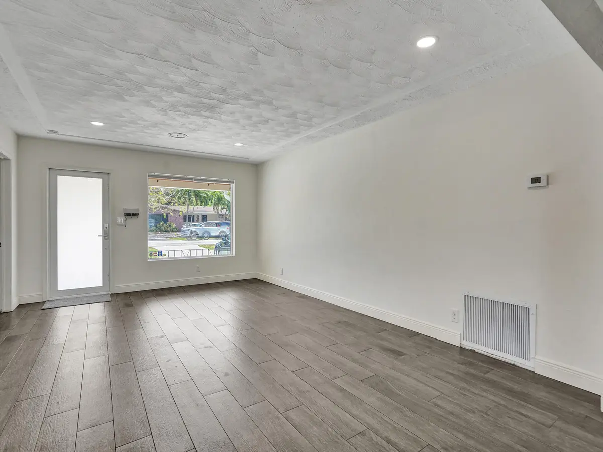 Living area at 4309 JOHNSON Street, Hollywood