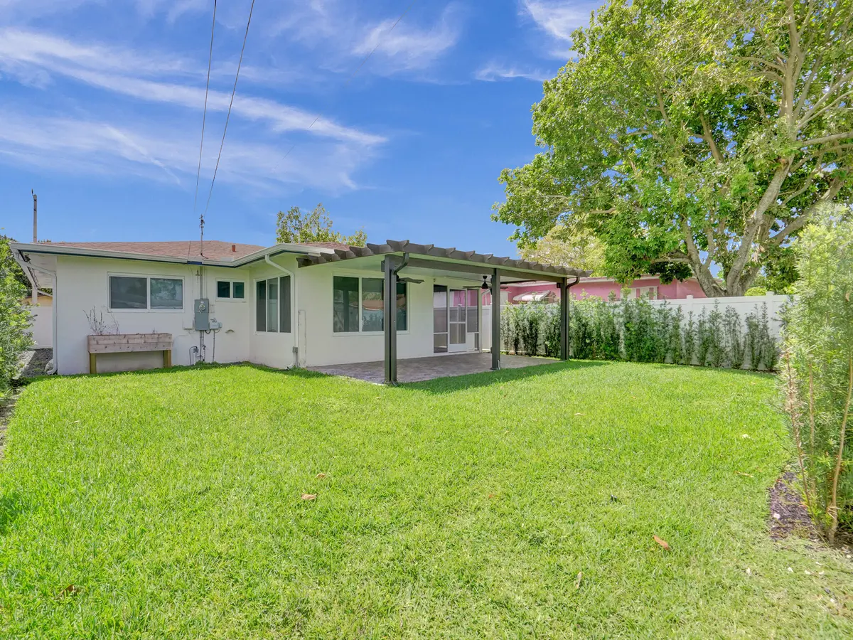 Large fenced backyard at 4309 JOHNSON Street, Hollywood
