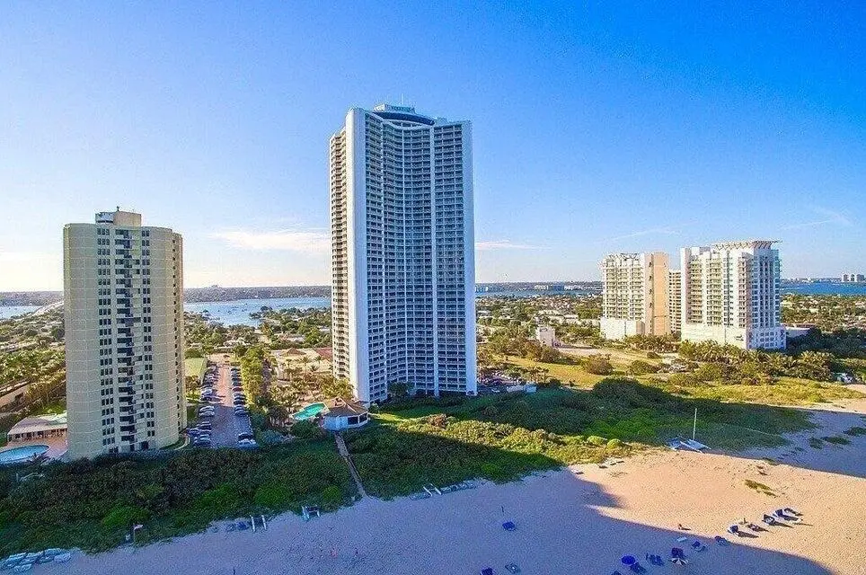 20230109210555138143000000-o at 3000 N OCEAN Drive 33B, Singer Island
