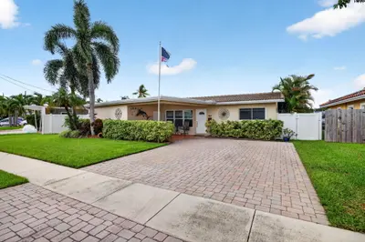 943 NAUTILUS Isle, Dania Beach – Single Family Residence for sale