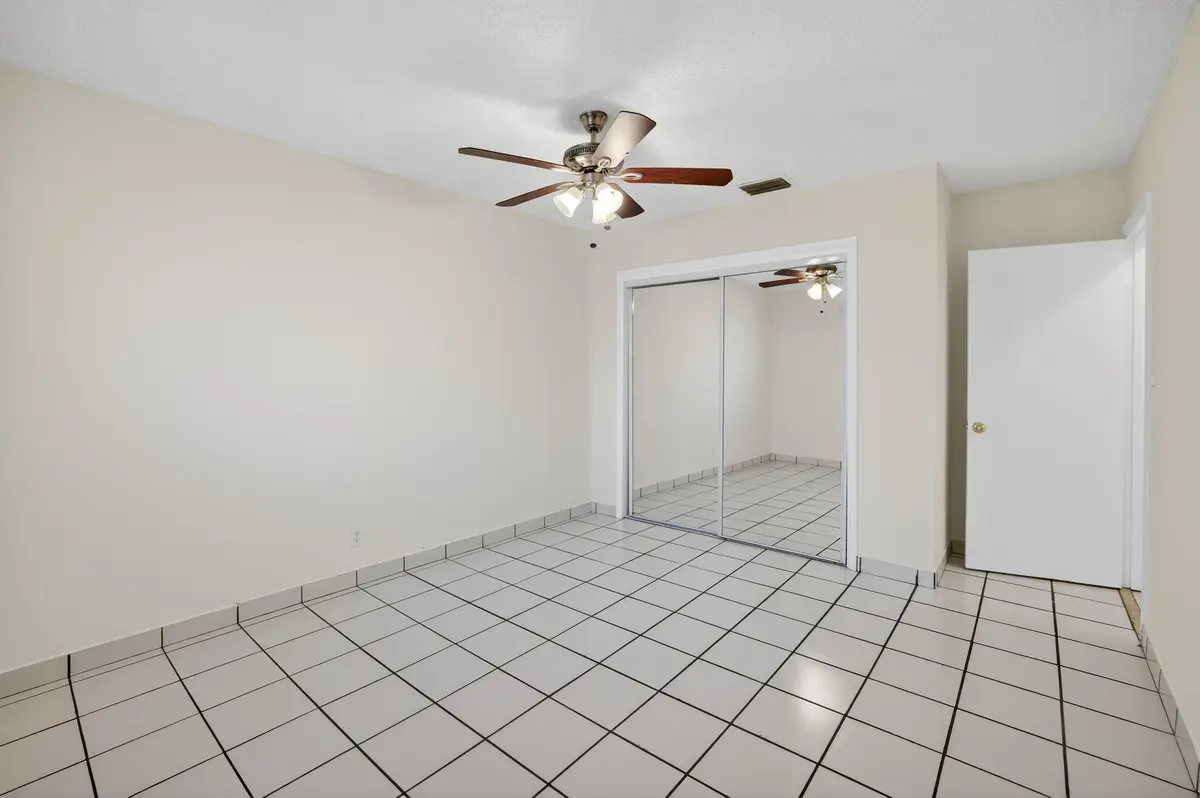 24-web-or-mls-699A1690 at 2500 SW 18th Terrace 3, Fort Lauderdale