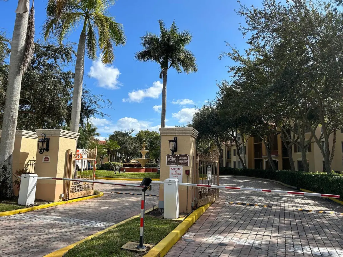 IMG_7203 at 4041 San Marino Boulevard 105, West Palm Beach