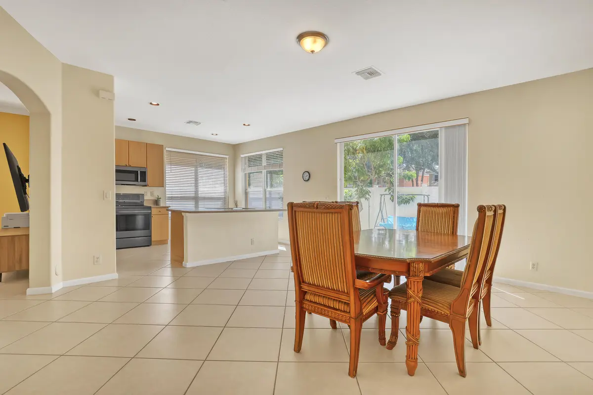 dining room at 4493 Lake Tahoe Circle, West Palm Beach