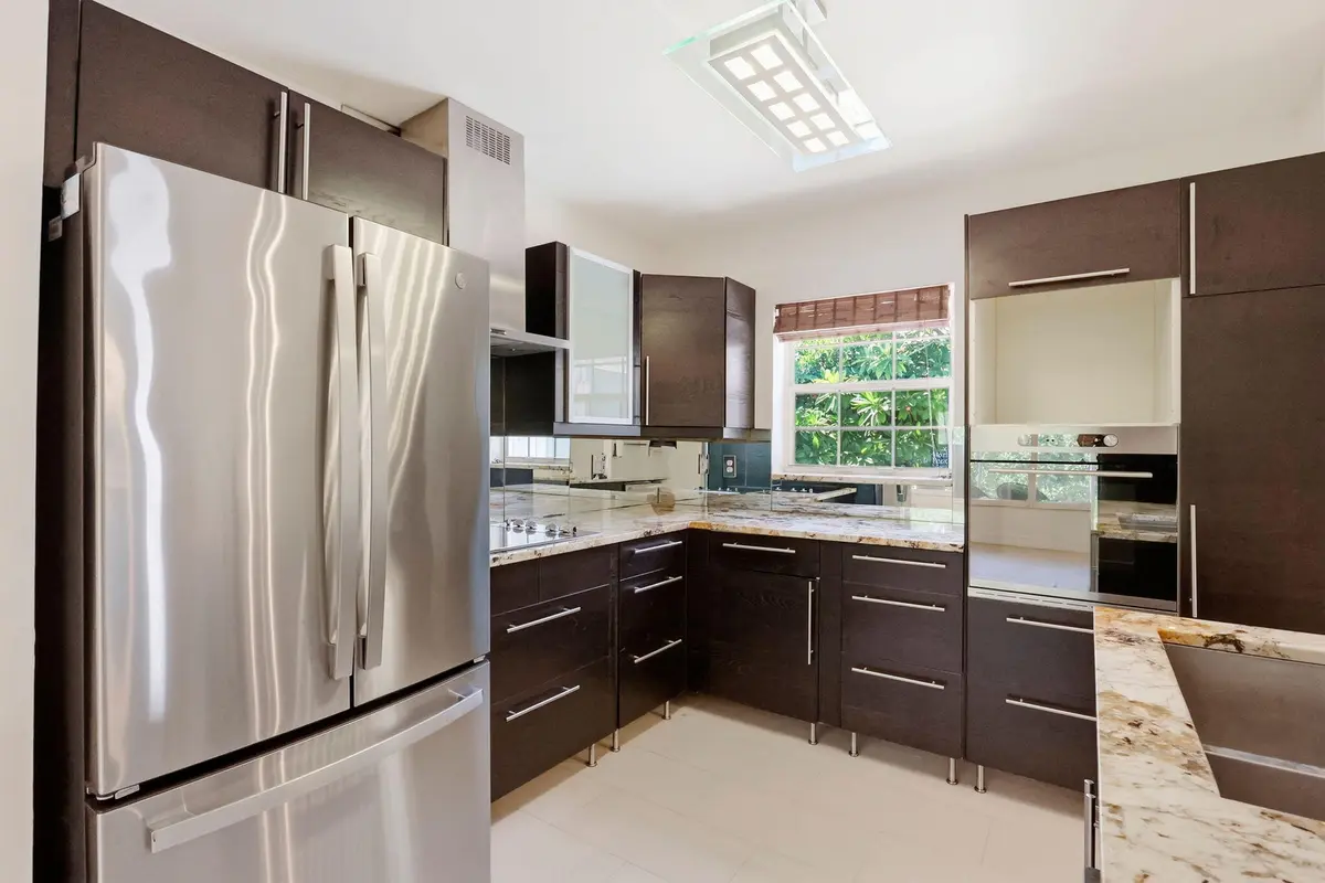3-web-or-mls-014_0E2A4427 at 425 NE 20TH Street, Boca Raton