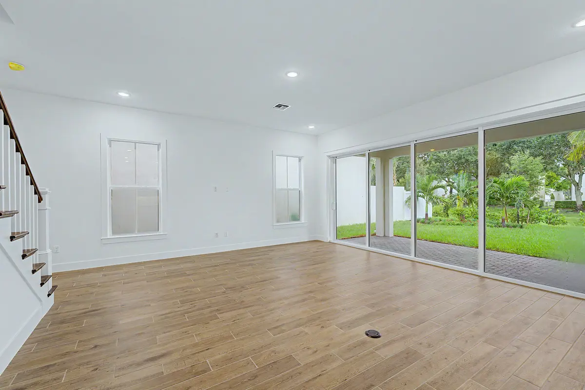 Great Room at 154 Parkside Way 14, Royal Palm Beach