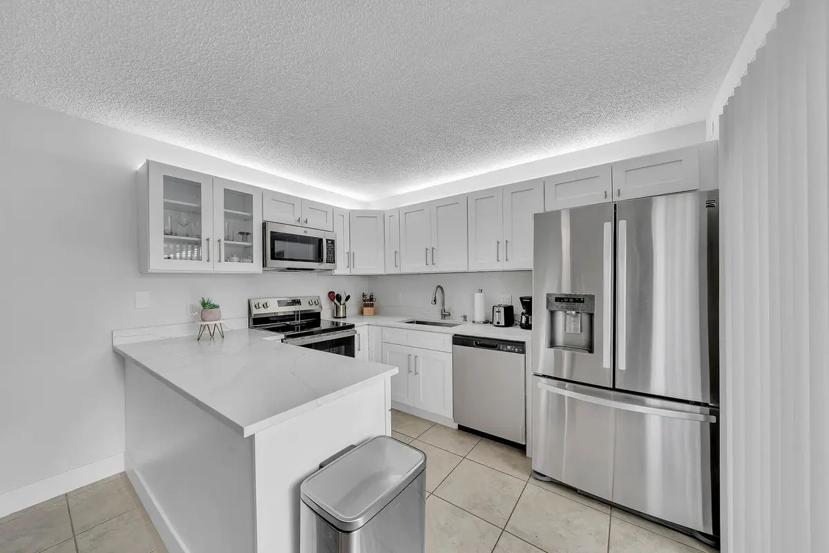 7 Kitchen (3) at 2228 WHITE PINE Circle A, Greenacres