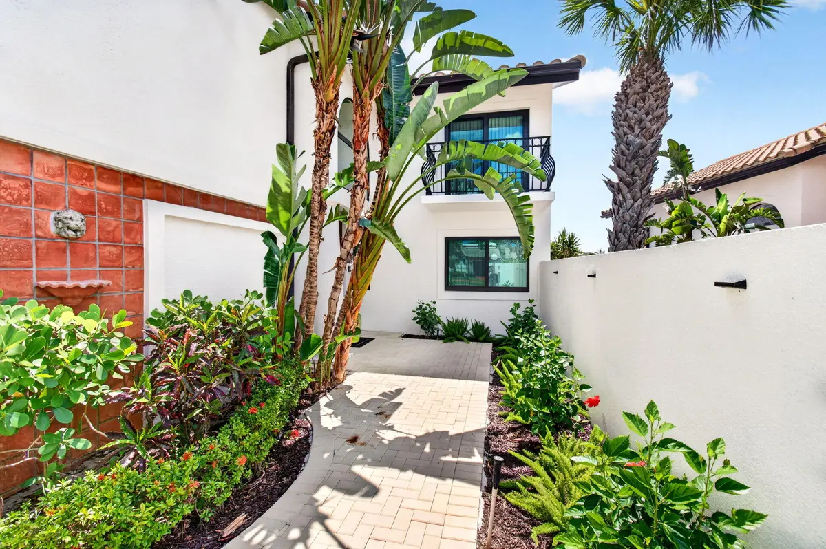 Passage to Main Entrance with New Pavers at 6427 VIA ROSA, Boca Raton