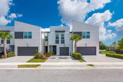 1645 Lindley Street, Mangonia Park – Townhouse for sale