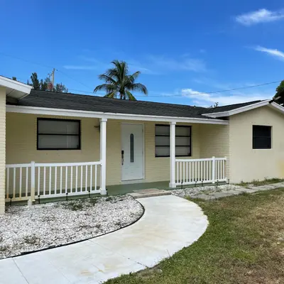 528 N Margaret Court, West Palm Beach – Single Family Residence for rent