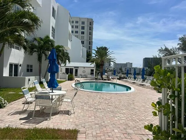 pool at 2860 NE 14th Street Causeway 405 D, Pompano Beach
