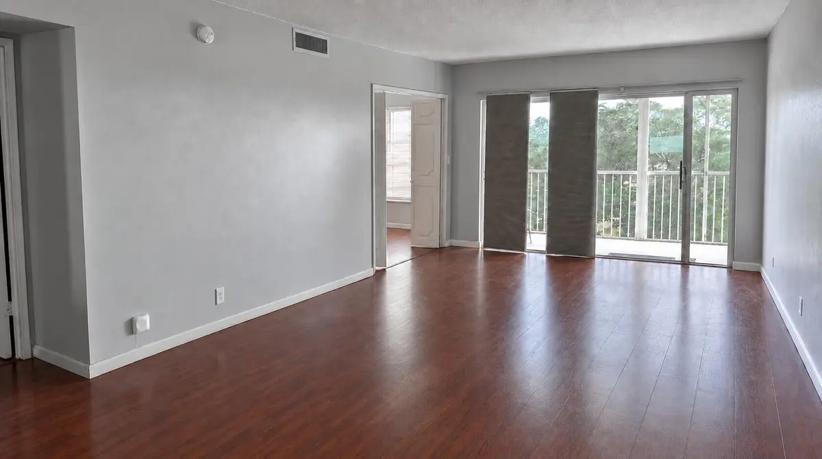 Sala at 3050 N Palm Aire Drive 602, Pompano Beach