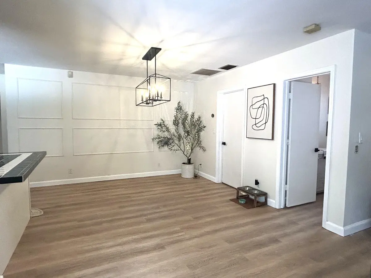 560 NEW Nook at 560 S LAKE DASHA Drive, Plantation