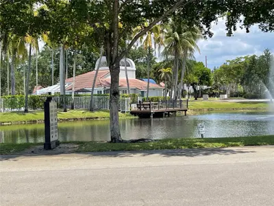731 LYONS Road 16207, Coconut Creek – Condominium for rent
