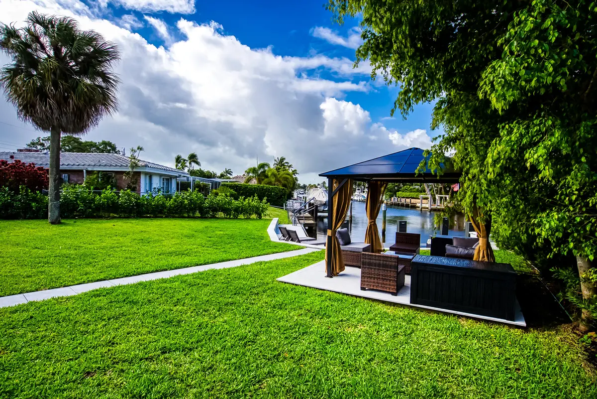 Yard at 1250 SE 10TH Street, Deerfield Beach