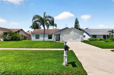 39 CEDAR Circle, Boynton Beach – Single Family Residence for sale