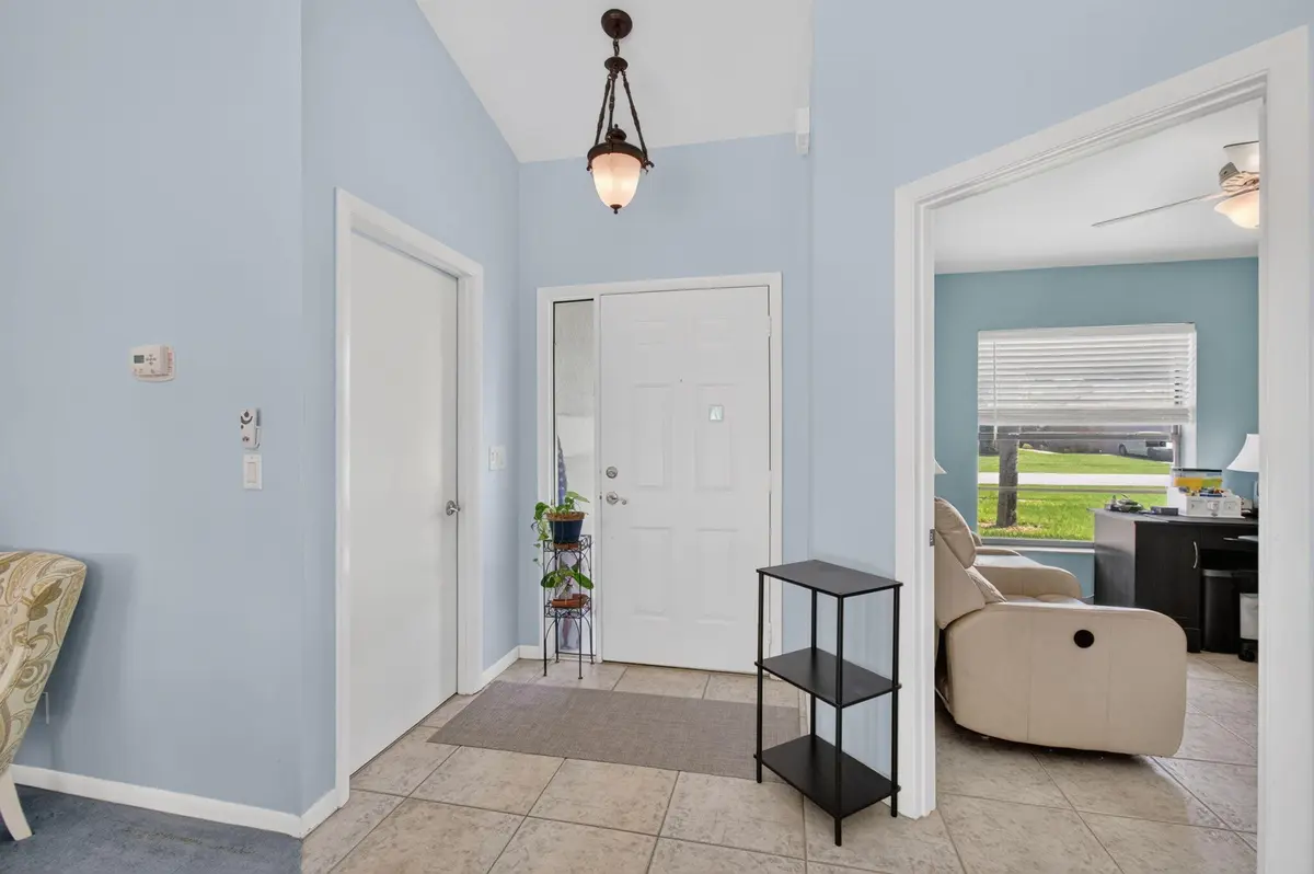 Entrance Foyer at 39 CEDAR Circle, Boynton Beach