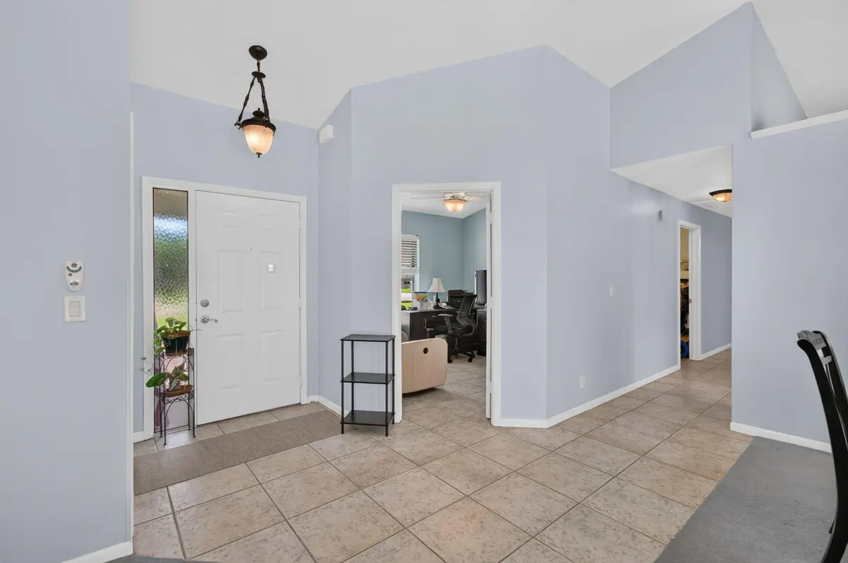 Entrance Foyer at 39 CEDAR Circle, Boynton Beach