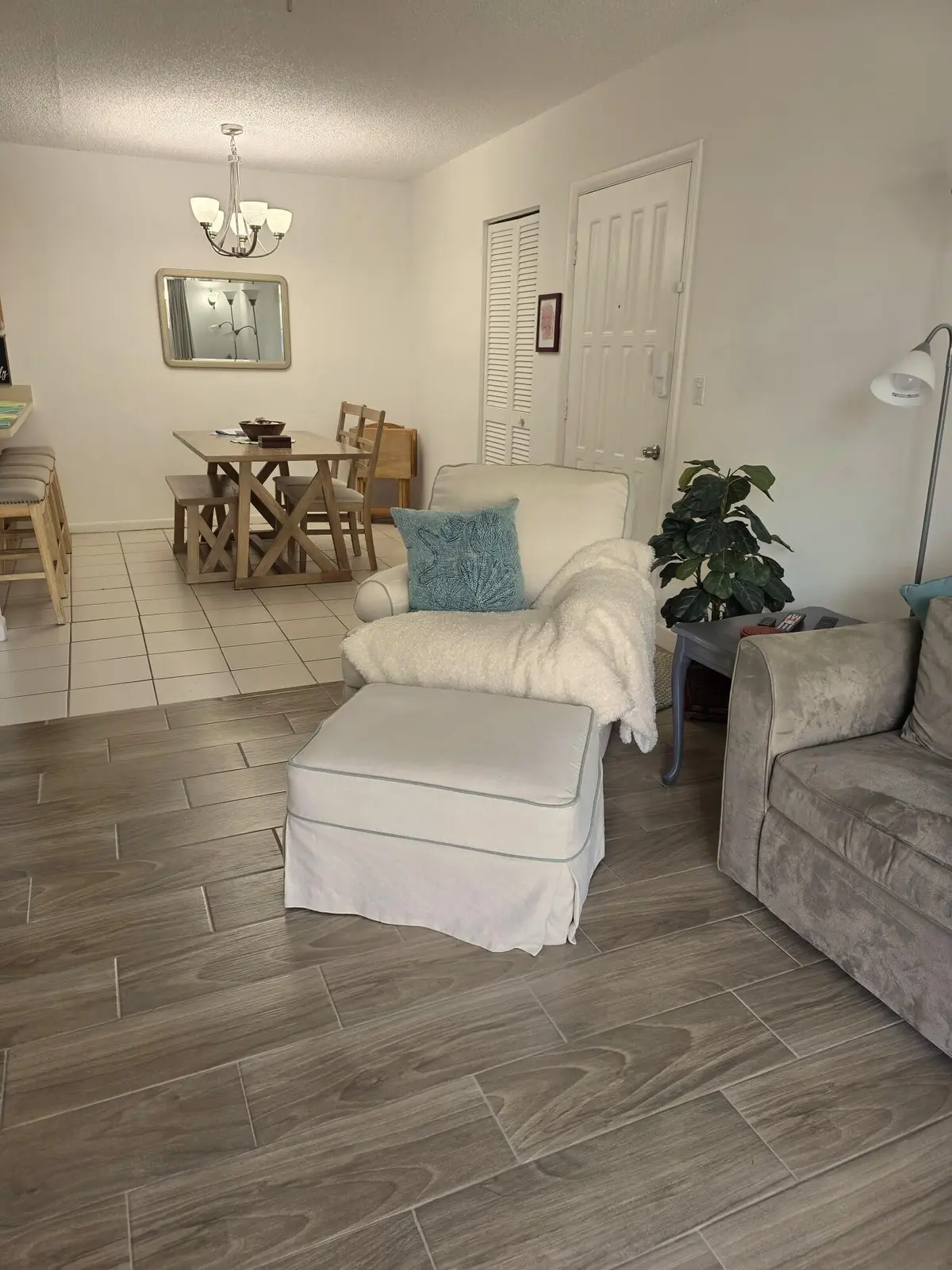 Family Room at 3402 Gardens E Drive 14A, Palm Beach Gardens