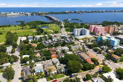 113 N Lakeside Drive #5 & #6, Lake Worth Beach – Condominium for sale
