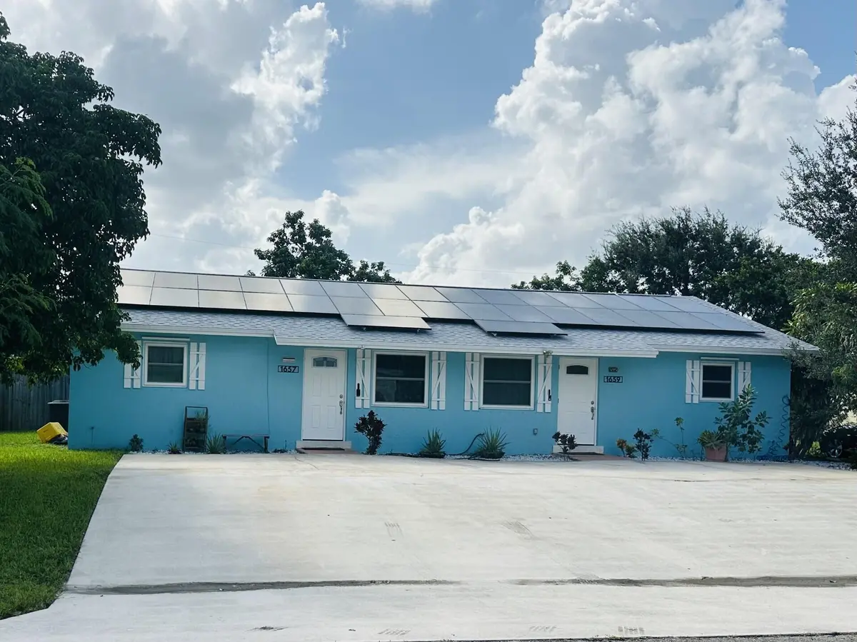 Front Exposure at 1657 MAGNOLIA Lane, West Palm Beach