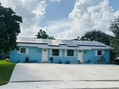 1657 MAGNOLIA Lane, West Palm Beach – Duplex for sale