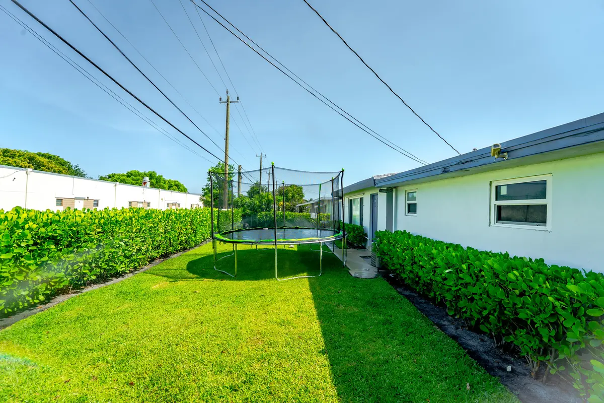 GTH (6 of 34) at 2772 NE 5th Avenue 2774 A, Boca Raton