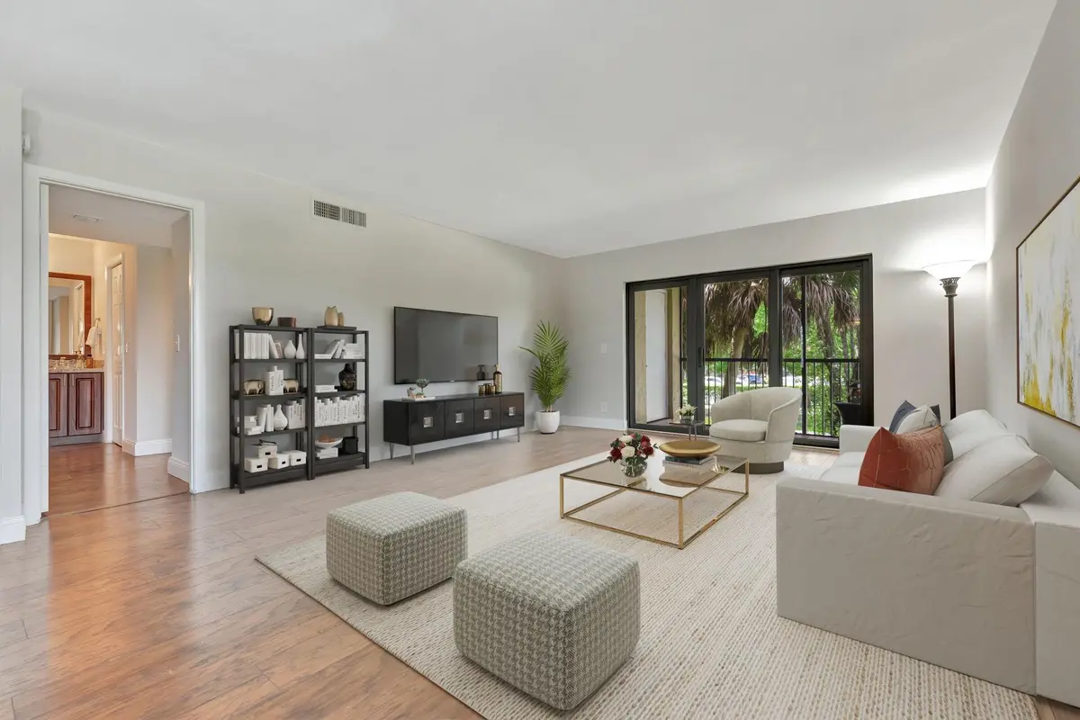 Spacious open light and bright at 334 LAKEVIEW Drive 204, Weston