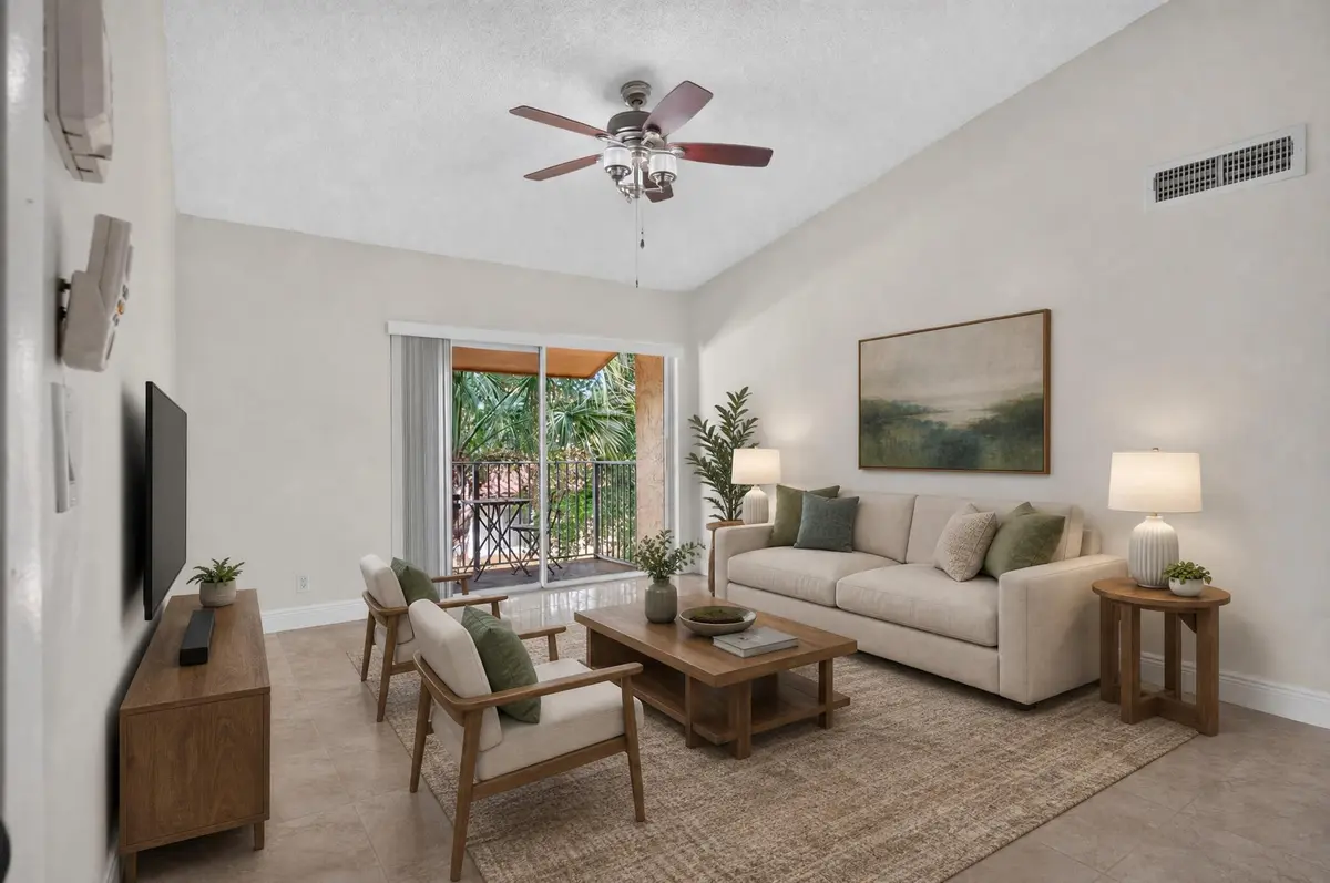 10765 apt 307-8 at 10765 CLEARY Boulevard 307, Plantation
