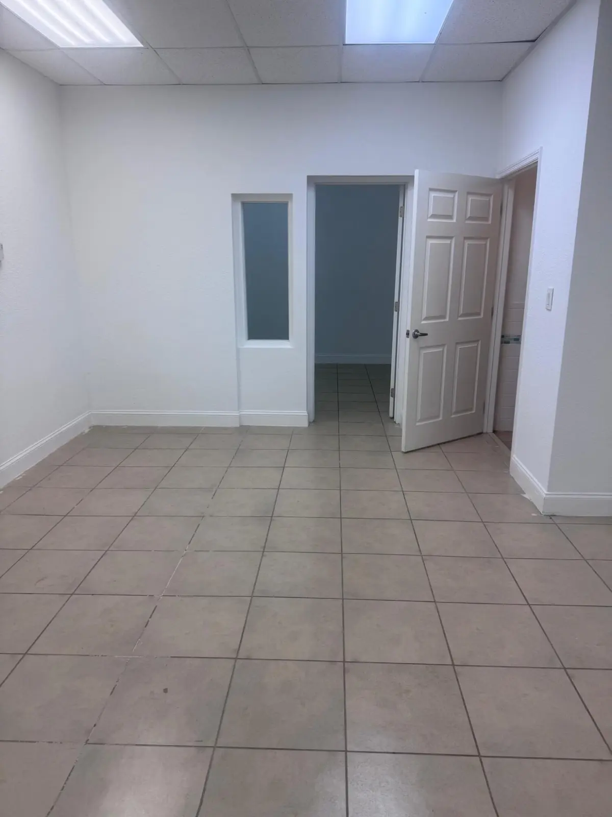 PHOTO-2026-09-15-15-51-49 at 2412 N Dixie Highway 2412, Wilton Manors
