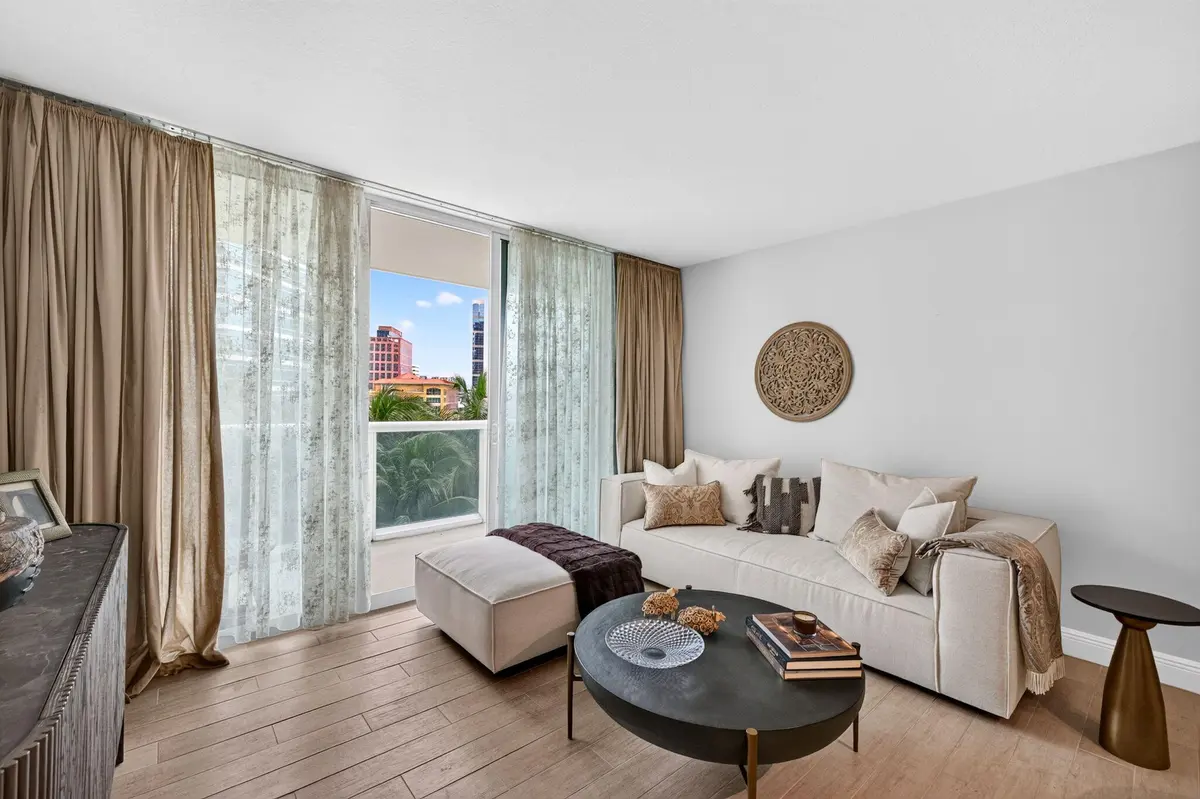 27-web-or-mls-699A5543 at 347 N NEW RIVER Drive 1107, Fort Lauderdale