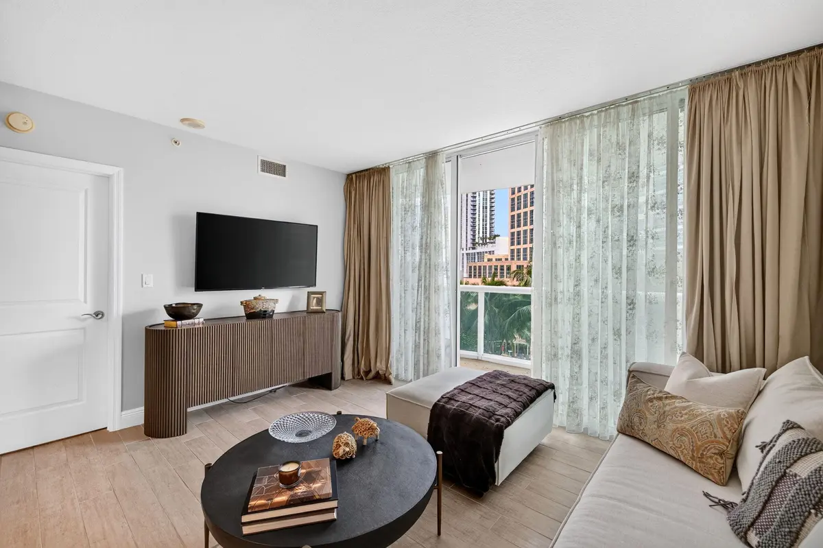 29-web-or-mls-699A5557 at 347 N NEW RIVER Drive 1107, Fort Lauderdale
