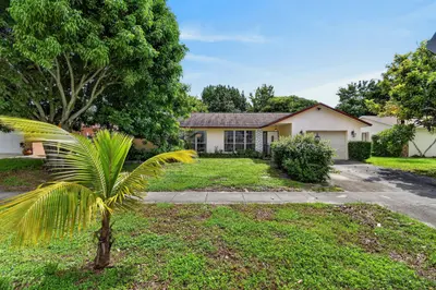 1102 Westchester  Drive, West Palm Beach – Single Family Residence for rent