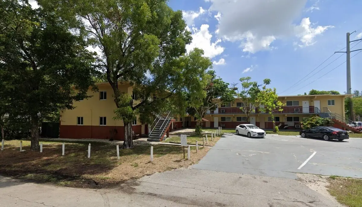 700 NW 10TH Terrace 10, Fort Lauderdale, FL – photo 1