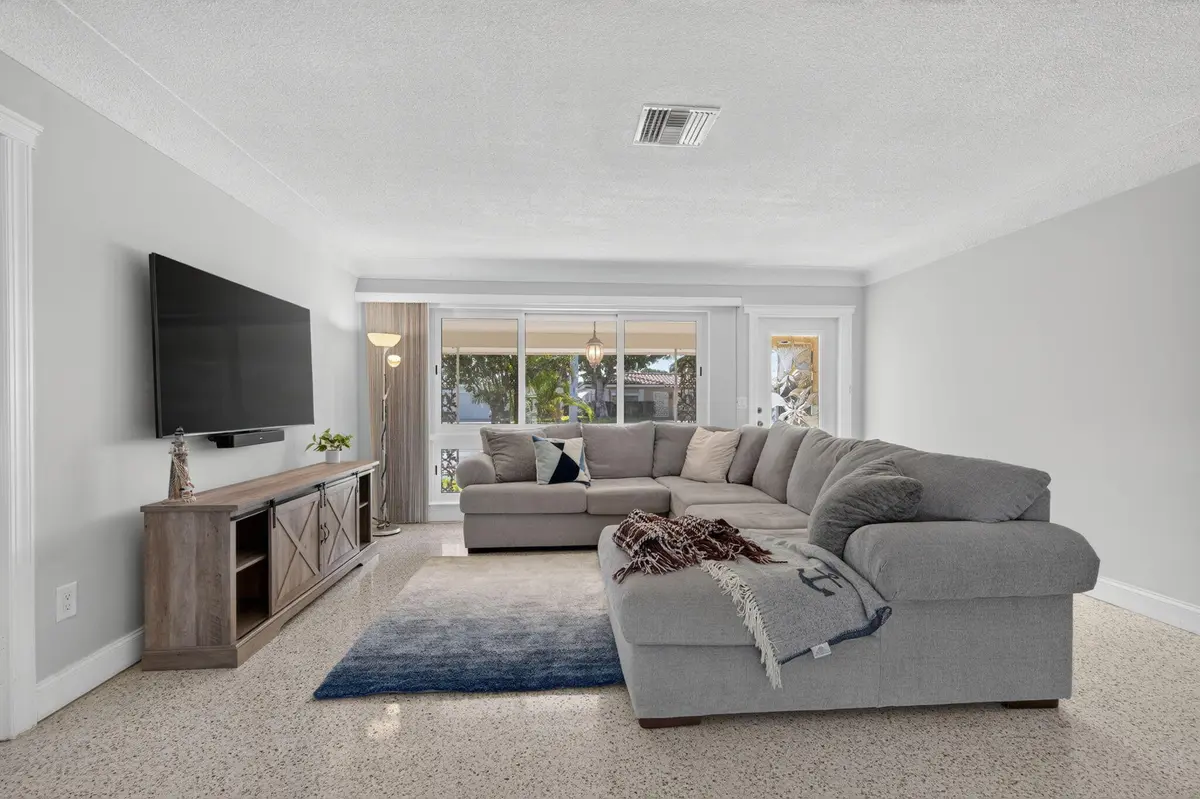 8-web-or-mls-DSC_8526 at 430 SE 6TH Terrace, Pompano Beach