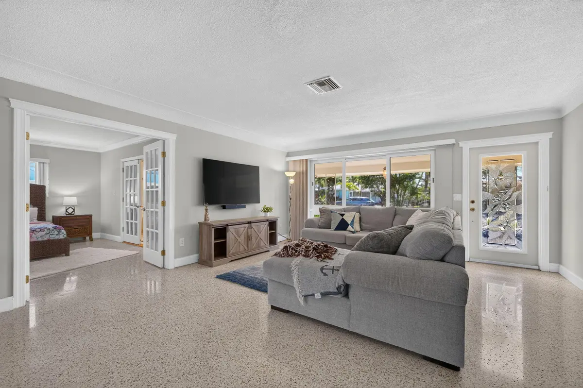 9-web-or-mls-DSC_8524 at 430 SE 6TH Terrace, Pompano Beach