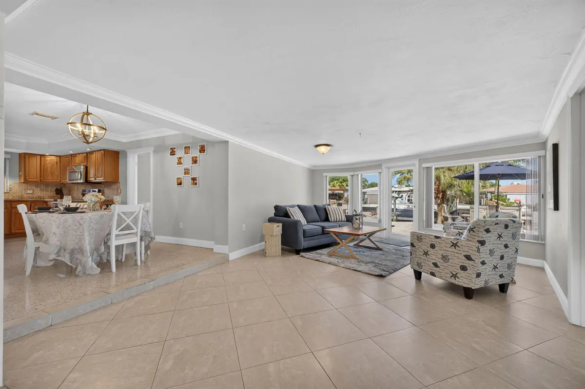 10-web-or-mls-DSC_8536 at 430 SE 6TH Terrace, Pompano Beach