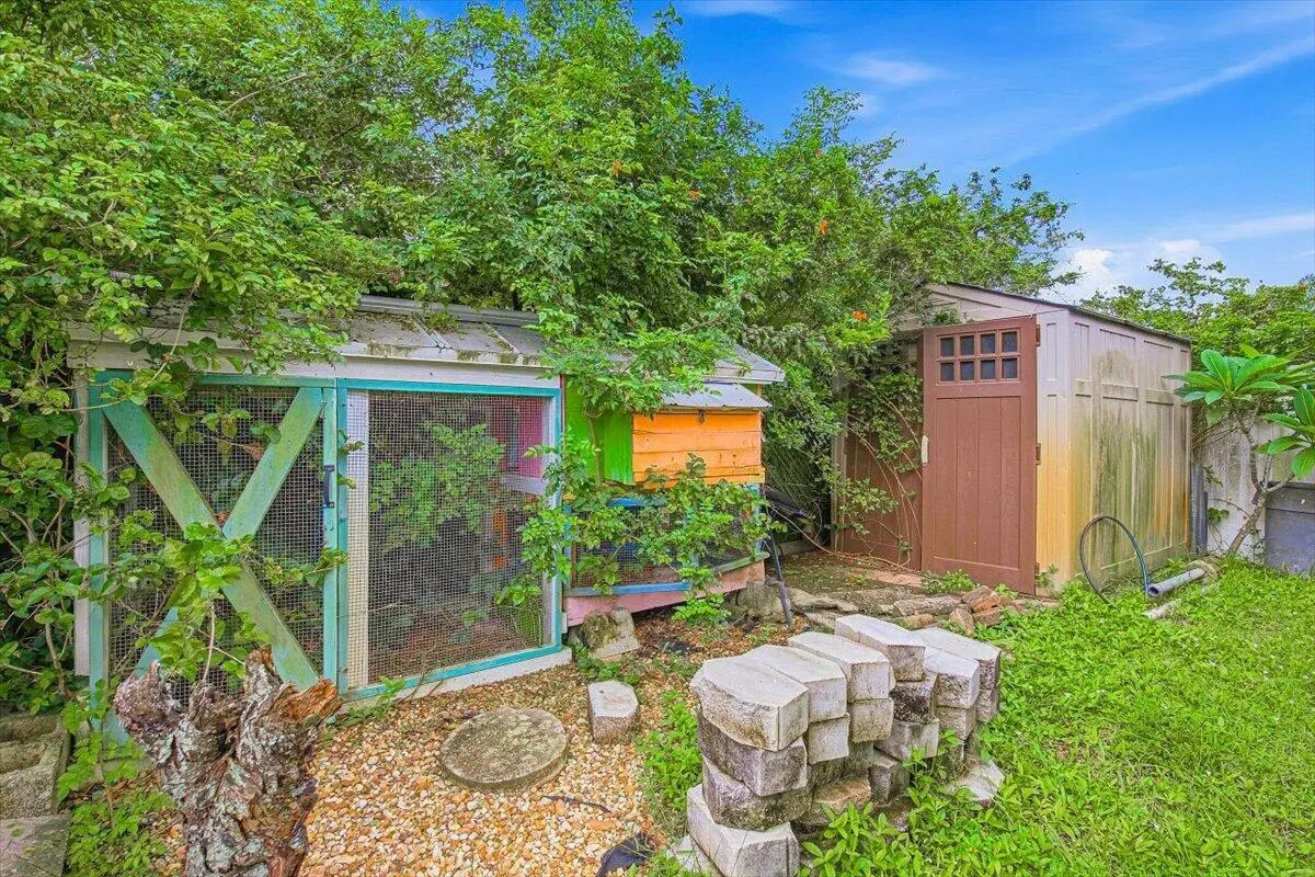 07-Backyard-Sideyard at 938 Arlington Drive, West Palm Beach