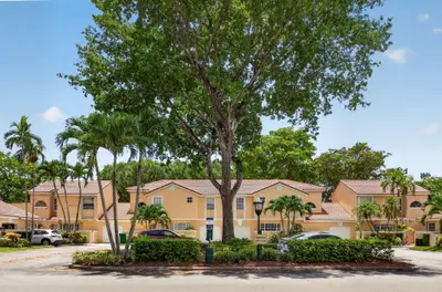 11451 LAKEVIEW Drive 3A, Coral Springs – Condominium for rent