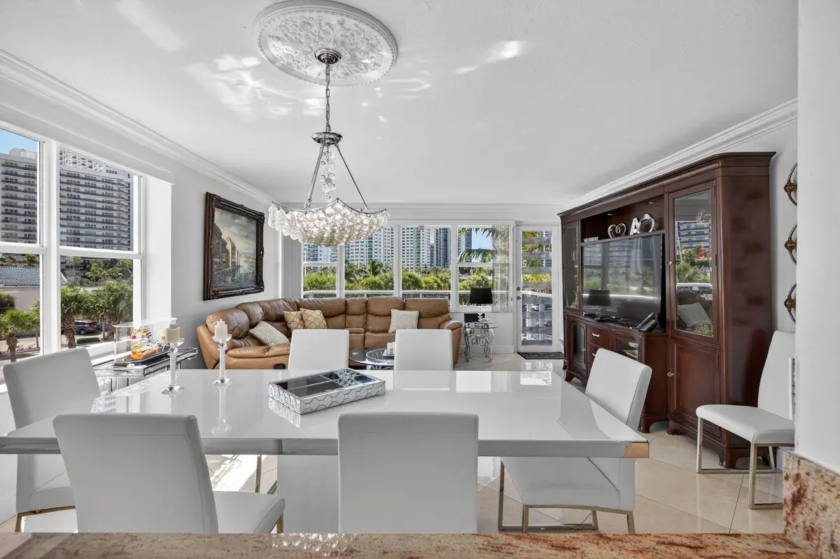 Glamorous lighting at 3300 NE 36th Street 309, Fort Lauderdale