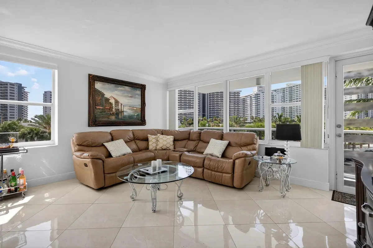 Large diagonal tiles at 3300 NE 36th Street 309, Fort Lauderdale