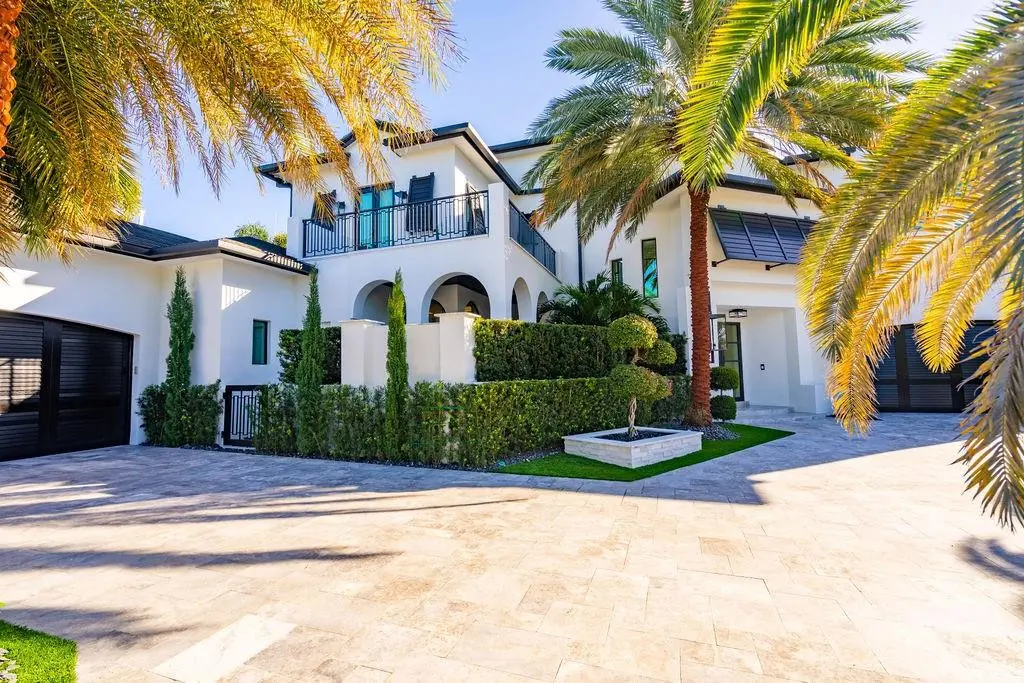 Photo 8 at 2457 NE 26TH Street, Lighthouse Point