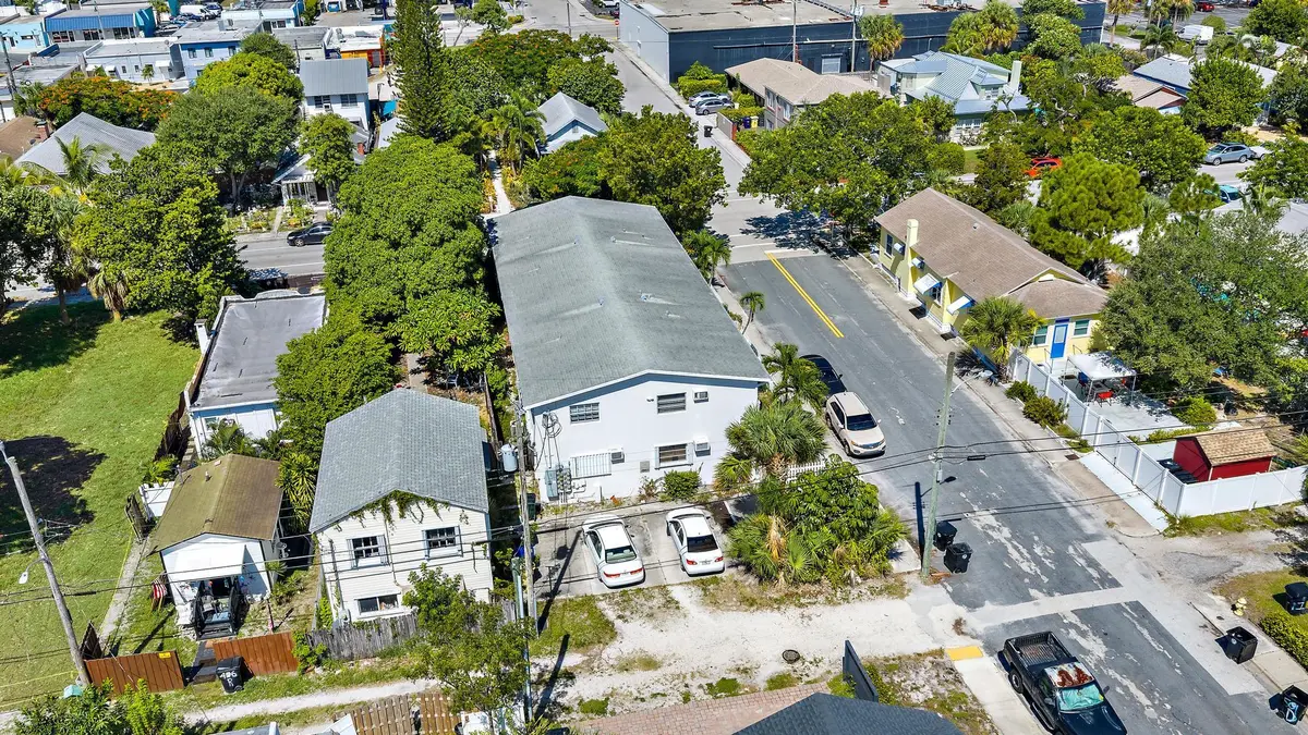 430 N J St-12 at 430 N J Street 1A 2A 3A 4B 5B 6B, Lake Worth Beach