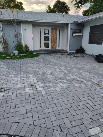 5011 SAGO PALM Circle, Tamarac – Single Family Residence for sale