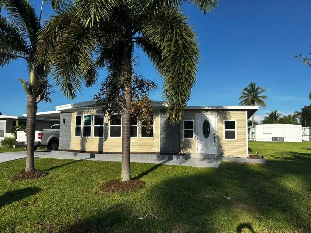 b70d7a95-d68c-4bdb-a158-d7fe2557b213 at 8572 Crown Drive, Boynton Beach