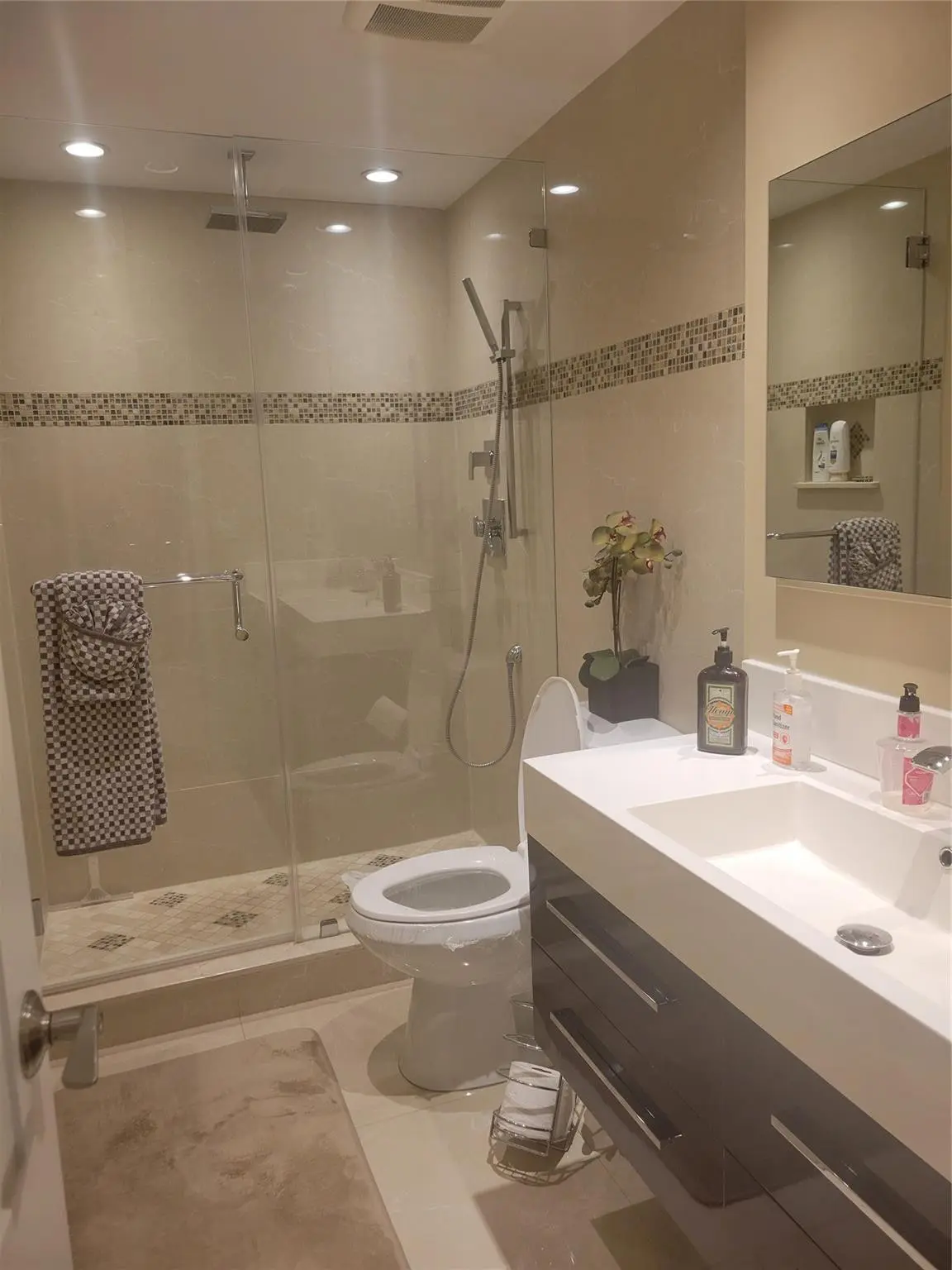 Photo 5 at 19370 COLLINS Avenue 1218, Sunny Isles Beach