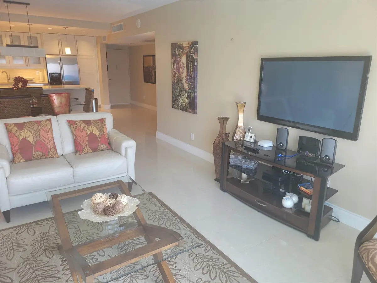 Photo 8 at 19370 COLLINS Avenue 1218, Sunny Isles Beach