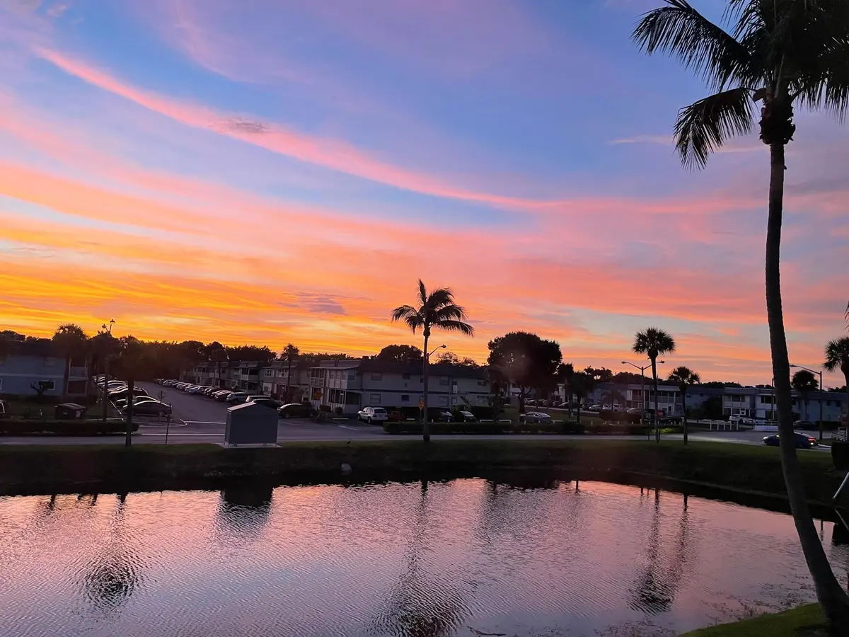 Beautiful West Exposure Sunset! at 185 BRITTANY D, Delray Beach